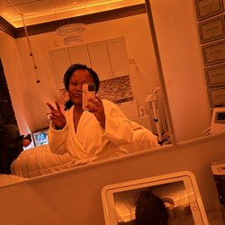 Peachy Skin Bar - Facial time ‍