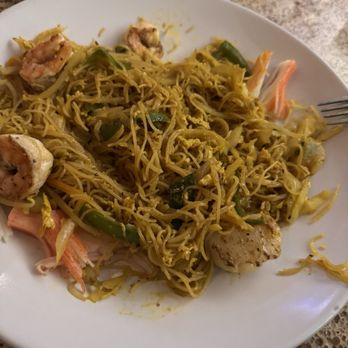 Sushi Murasaki - Coconut curry seafood deluxe with Singapore noodles - Sushi Bars Near Me - Greenville, South Carolina