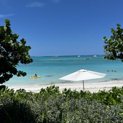 Pelican Travel - Beautiful Grace Bay in Providenciales TCI