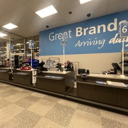 Ross Dress for Less - No workers ;( - all closed making for longer check out lines