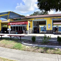 Splash Car Wash & Lube - Store front splash
