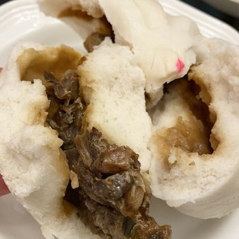 Zi Wei Xiao Chi - Wish the meat dough ratio could be better. Pork belly mushroom Bao. Savory pork belly though. - Chinese Near Me - Queens, New York Zi Wei Xiao Chi - Wish the meat dough ratio could be better. Pork belly mushroom Bao. Savory pork belly though. - Chinese Near Me - Queens, New York