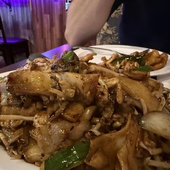 Midori Fine Asian Cuisine - Chicken Chow Fun - Asian Fusion Near Me - Tracy, California Midori Fine Asian Cuisine - Chicken Chow Fun - Asian Fusion Near Me - Tracy, California