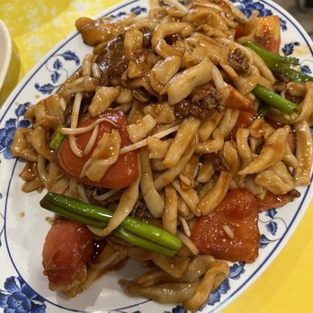 Shan Dong - Beef and Tomato Chow Main. This is so good. - Chinese Near Me - Oakland, California