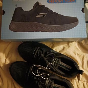 Costco Wholesale - Skechers, black, men's size 11 - Wholesale Stores Near Me - Montclair, California