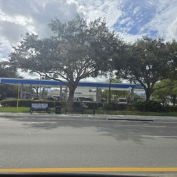 Exterior photo of Chevron Station Inc 437 - Plantation, Florida Exterior photo of Chevron Station Inc 437 - Plantation, Florida