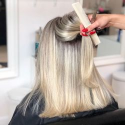 Hot Spot Beauty Salon - Long Bob Haircut and Shining Blond by Thalita Leite