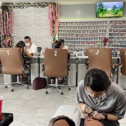Susan Nails and Spa - #1 the one that calls the shots #2 the one that started my pedicure and the one in-front of me is the one that finished my pedicure.