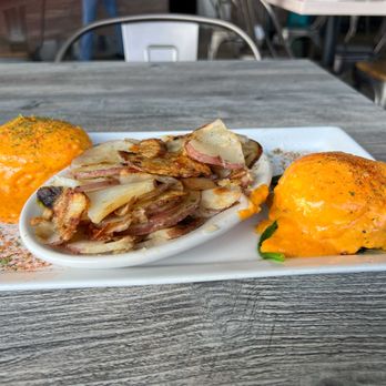 The Pan - Zola's Crab Cake Benedict - Breakfast & Brunch Near Me - Torrance, California