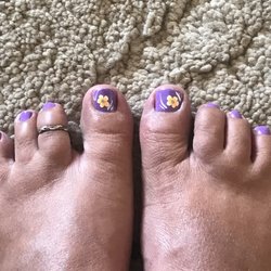Number One Nails - Happy Feet with Pretty Flowers
