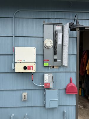 New 200 amp Meter/ Main panel combo - We removed an old 100 amp panel that was completely full and replaced it with new feeders, mast, weatherhead and Meter/ panel combo.