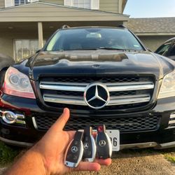 TH Auto Key Services - Whether you need a spare key or all your keys lost, call us at 504-251-5862. We'll come to you!