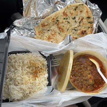 Desi Curry Corner Indian Food - Chicken curry & garlic nan - Indian Near Me - Raton, New Mexico Desi Curry Corner Indian Food - Chicken curry & garlic nan - Indian Near Me - Raton, New Mexico