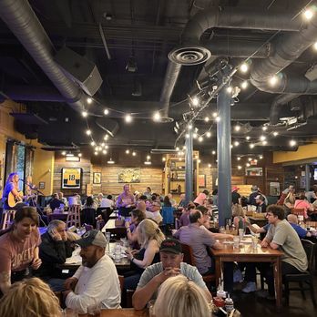 Puckett's Restaurant - The ambiance - Southern Near Me - Nashville, Tennessee Puckett's Restaurant - The ambiance - Southern Near Me - Nashville, Tennessee
