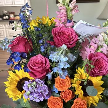 Wes' Flowers - Birthday flowers - Florists Near Me - Temecula, California