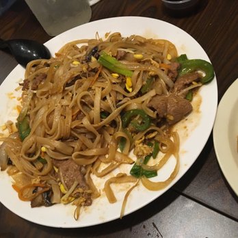 555 Grill - Beef Pad Thai - Asian Fusion Near Me - College Station, Texas
