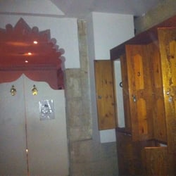 Le Grand Hammam de Bordeaux - Le vestiaire et ses petits casiers.