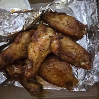 DP Dough - Sweet Chili wings of chicken. With blue cheese dipping sauce. Wings rocked. - Pizza Near Me - Tempe, Arizona