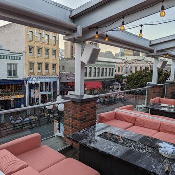 Rustic Root - Open air with fire pits - Cocktail Bars Near Me - San Diego, California Rustic Root - Open air with fire pits - Cocktail Bars Near Me - San Diego, California