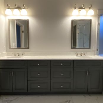 Craftsman Connection - Master vanity with quartz counter top, faucets, mirrors, light fixtures. - General Contractors Near Me - Haltom City, Texas Craftsman Connection - Master vanity with quartz counter top, faucets, mirrors, light fixtures. - General Contractors Near Me - Haltom City, Texas