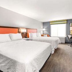 Hampton Inn & Suites Fairbanks - Guest room