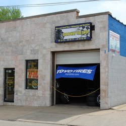 Broadway Tire Shop - Front of building