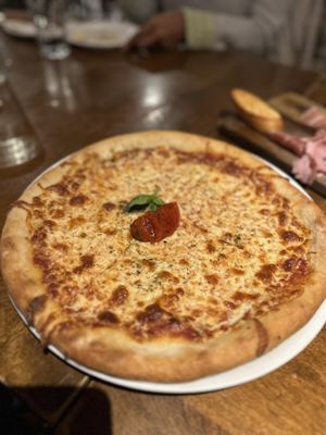 Wienstein & Gavino's by null