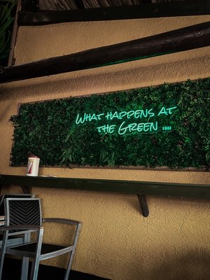 Green Iguana Bar & Grill by null