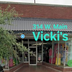 Vicki's Antiques on Main