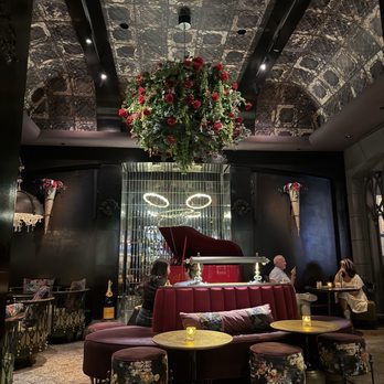 Vanderpump Cocktail Garden - A taste of the decor - Lounges Near Me - Las Vegas, Nevada Vanderpump Cocktail Garden - A taste of the decor - Lounges Near Me - Las Vegas, Nevada
