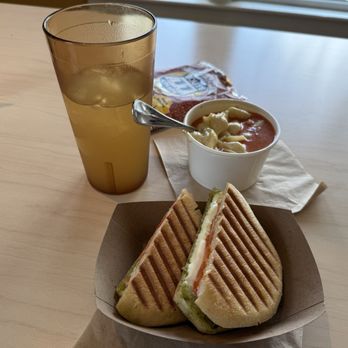 Grilled Cheese Mania - Mama Mania - regular, Miss Tess Tomato Mac - cup, Lulu's Old-Fashioned Limeade - 20 oz - Sandwiches Near Me - Harrisonburg, Virginia