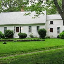 Gilbert's Bed & Breakfast - The 1835 country B&B offers a quiet place for travelers.