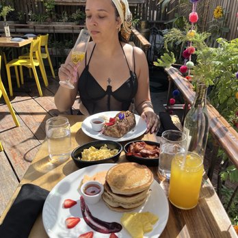 Outpost - Regular pancake plate and op French toast scrambled eggs and bacon - Mexican Near Me - Cabo San Lucas, BCS Outpost - Regular pancake plate and op French toast scrambled eggs and bacon - Mexican Near Me - Cabo San Lucas, BCS