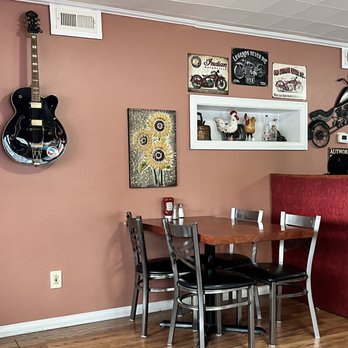 Jimis' Sunnyside Up Diner - Inside 1 - Diners Near Me - Valencia, Pennsylvania Jimis' Sunnyside Up Diner - Inside 1 - Diners Near Me - Valencia, Pennsylvania