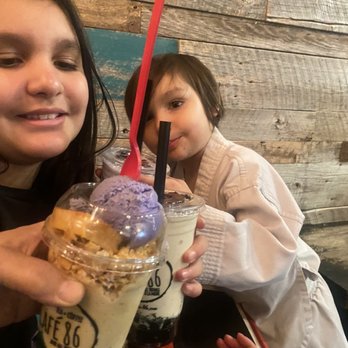 Cafe 86 - Desserts Near Me - Artesia, California
