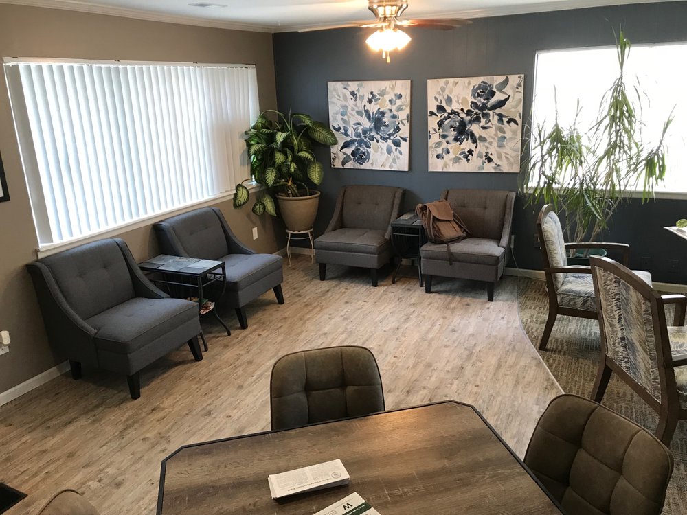 HILLSIDE APARTMENTS Updated September 2024 16333 E Truman Rd