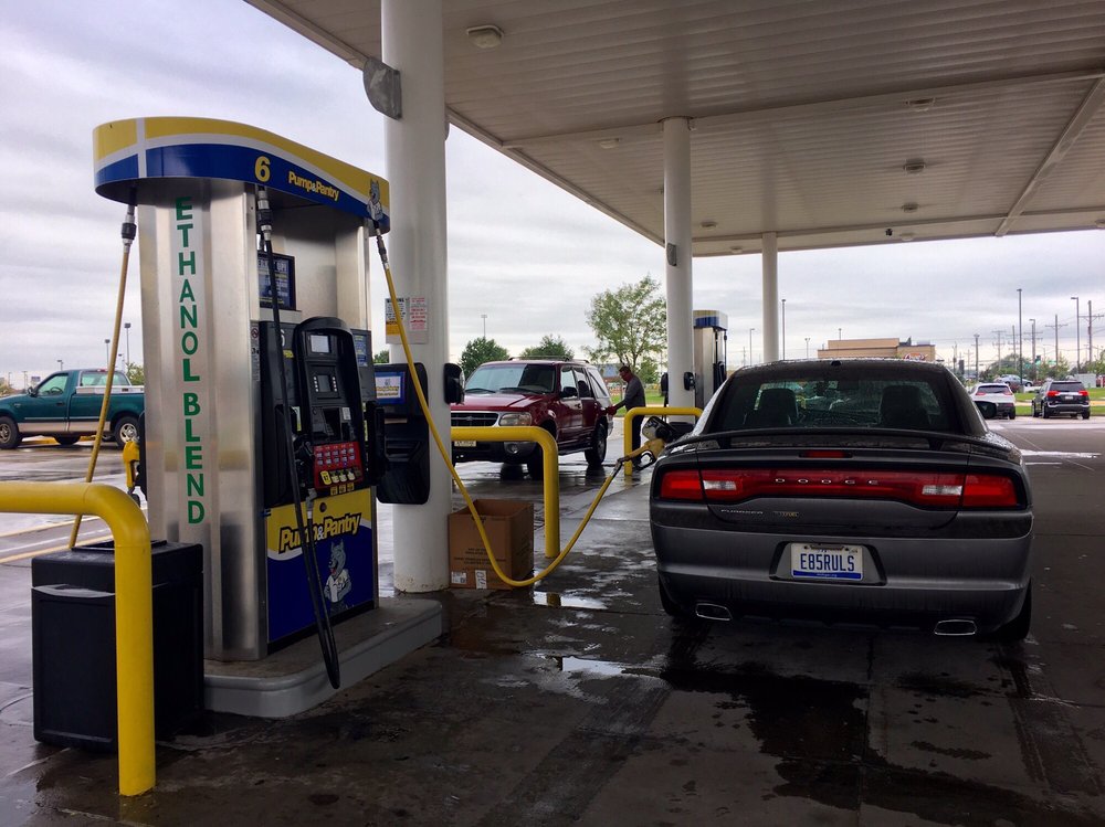 PUMP & PANTRY Updated September 2024 13 Photos 1235 Allen Dr