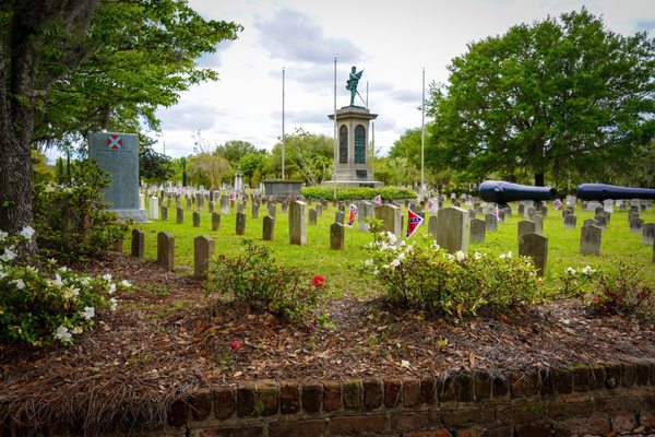 Magnolia Cemetery Trust by null