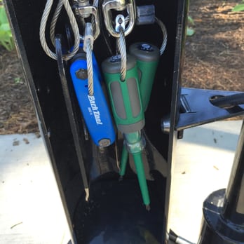 Hubbard Woods Park - Fix your bike station - Parks Near Me - Winnetka, Illinois Hubbard Woods Park - Fix your bike station - Parks Near Me - Winnetka, Illinois