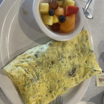The Echo - Omelette and fresh fruit. - Diners Near Me - Cincinnati, Ohio