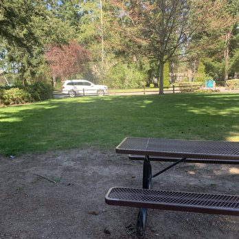 Hillaire Park - Picnic area - Parks Near Me - Bellevue, Washington