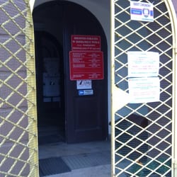 Biblioteka Publiczna w Dzielnicy Wola m. st. Warszawy - Wejście
