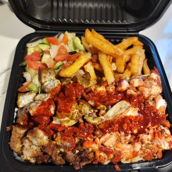 Halal Feast Ó - Mixed platter lamb and chicken hot/white - Halal Near Me - Buffalo, New York Halal Feast Ó - Mixed platter lamb and chicken hot/white - Halal Near Me - Buffalo, New York