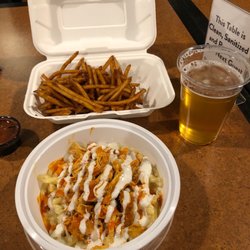 Incline Smoke Shack - Mac Monday's a beer and fries.