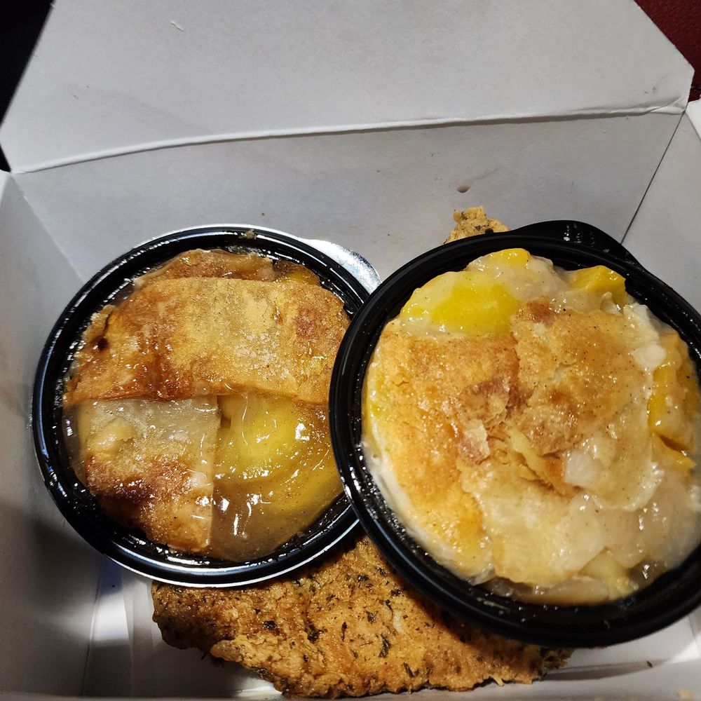 Cornbread Brooklyn - Mouth watering apple and peach cobbler. - Soul Food Near Me - Brooklyn, New York Cornbread Brooklyn - Mouth watering apple and peach cobbler. - Soul Food Near Me - Brooklyn, New York