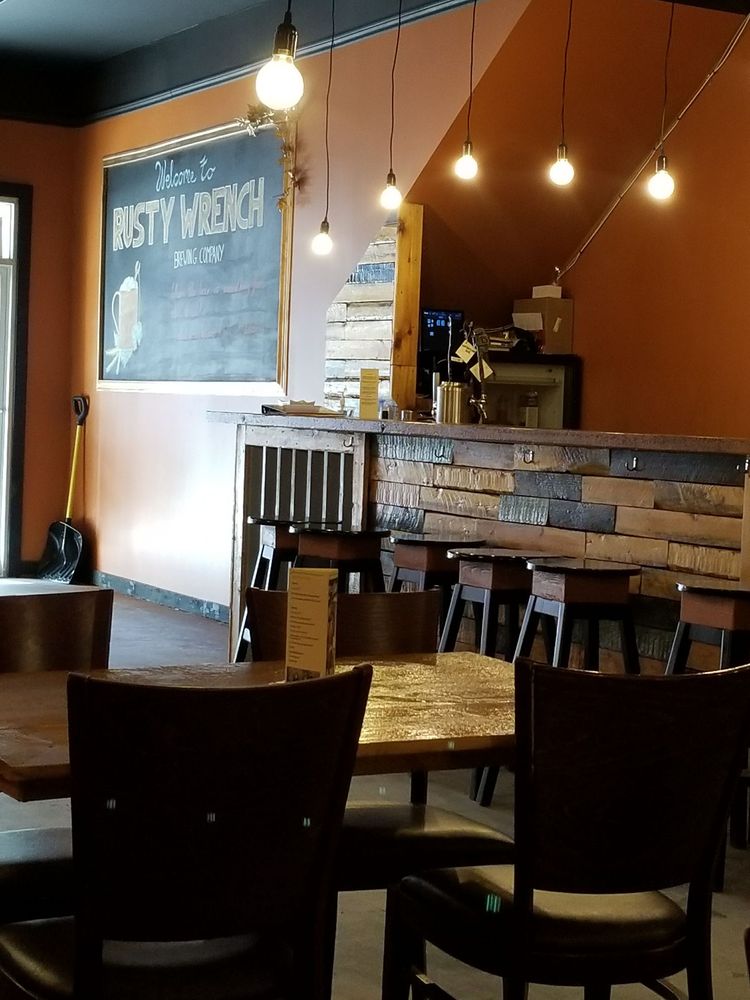 RUSTY WRENCH BREWING COMPANY 9 Front St W, Strathroy, Ontario Pubs
