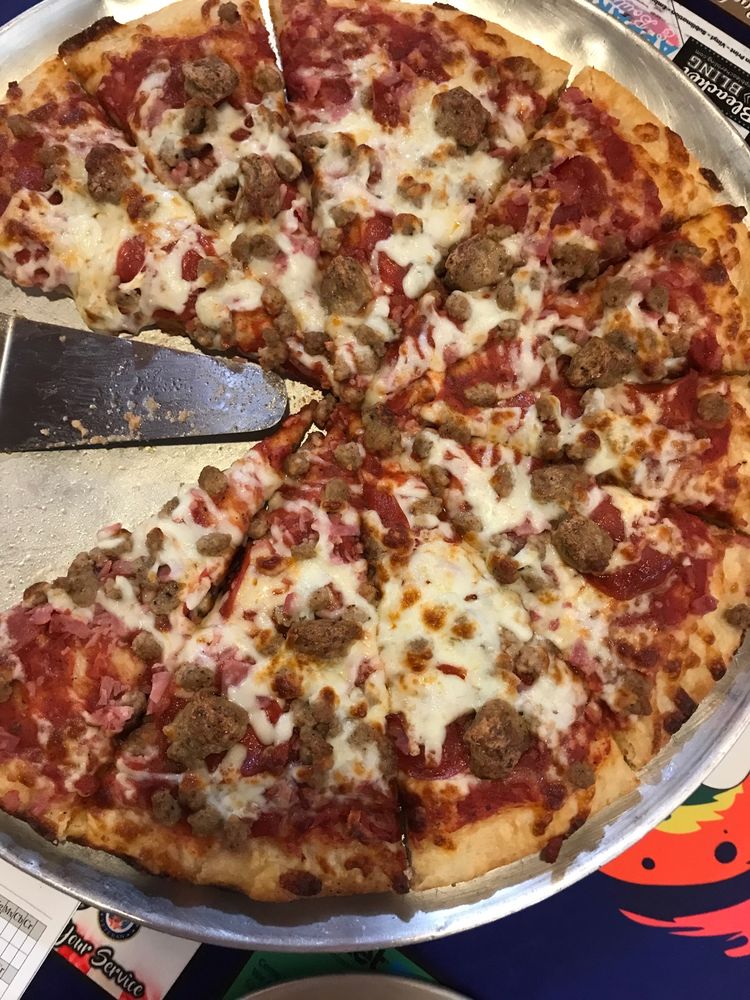 Mojo's Hometown Pizza Logo