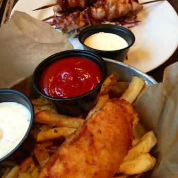 Kings Row Gastropub - Happy Hour (1) Chicken Skewers (hoisin bbq, ginger aioli),  and (2) Fish & Chips (IPA beer battered Alaskan Cod) - Gastropubs Near Me - Pasadena, California