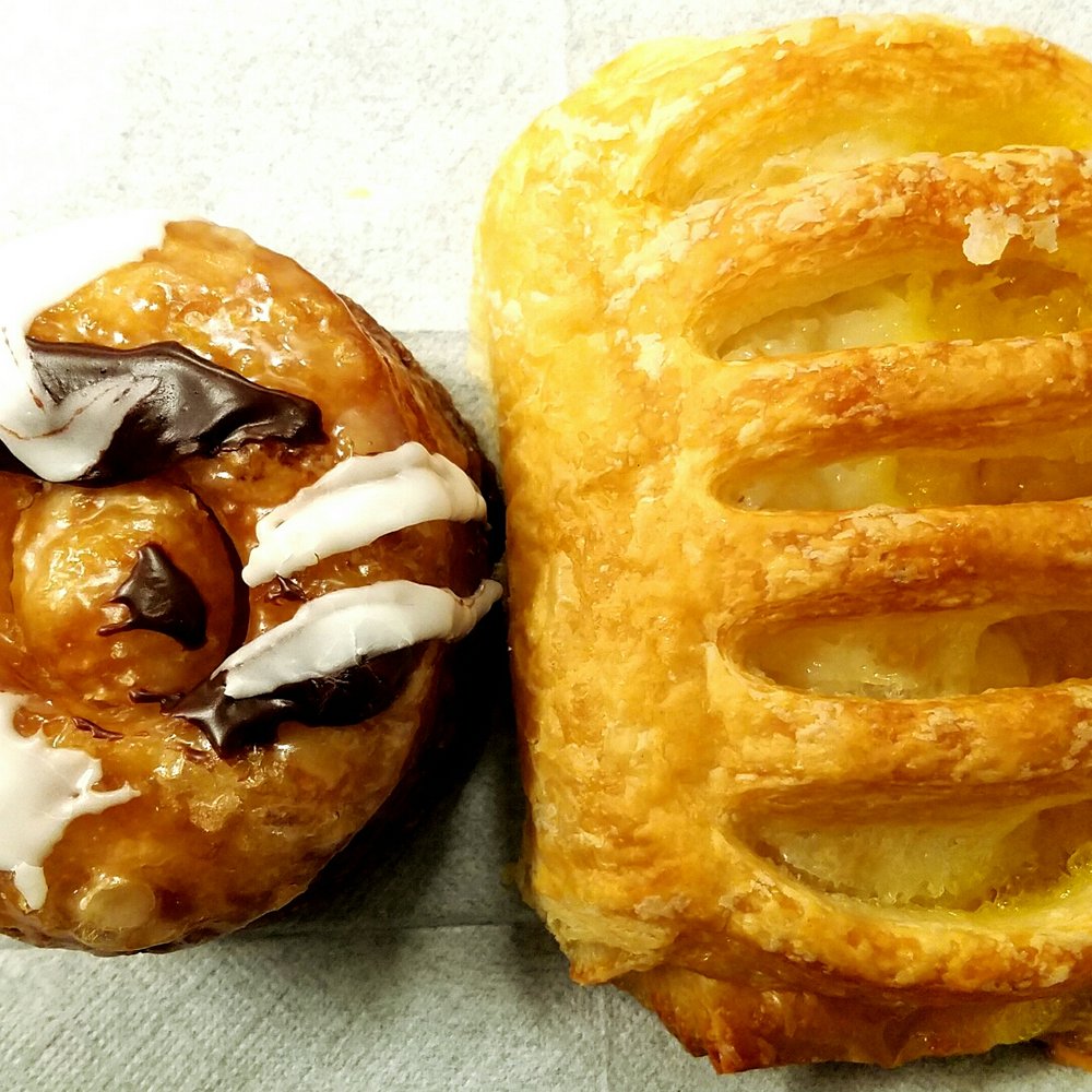 Cronut VS Pineapple fill = TIE I'll have to consume again for final decision :)^ Cronut VS Pineapple fill = TIE I'll have to consume again for final decision :)^