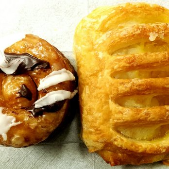 Winchell's Donut House - Cronut VS Pineapple fill = TIE I'll have to consume again for final decision :)^ - Donuts Near Me - South Pasadena, California Winchell's Donut House - Cronut VS Pineapple fill = TIE I'll have to consume again for final decision :)^ - Donuts Near Me - South Pasadena, California